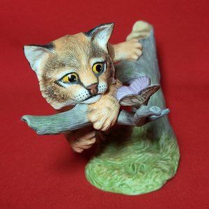 VTG Captivated Franklin Mint Fine Porcelain Bobcat Figurine Chasing Butterfly 19